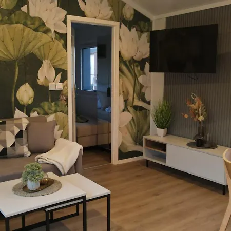 Landzeit - Get Your Tiny Moments * Sohren